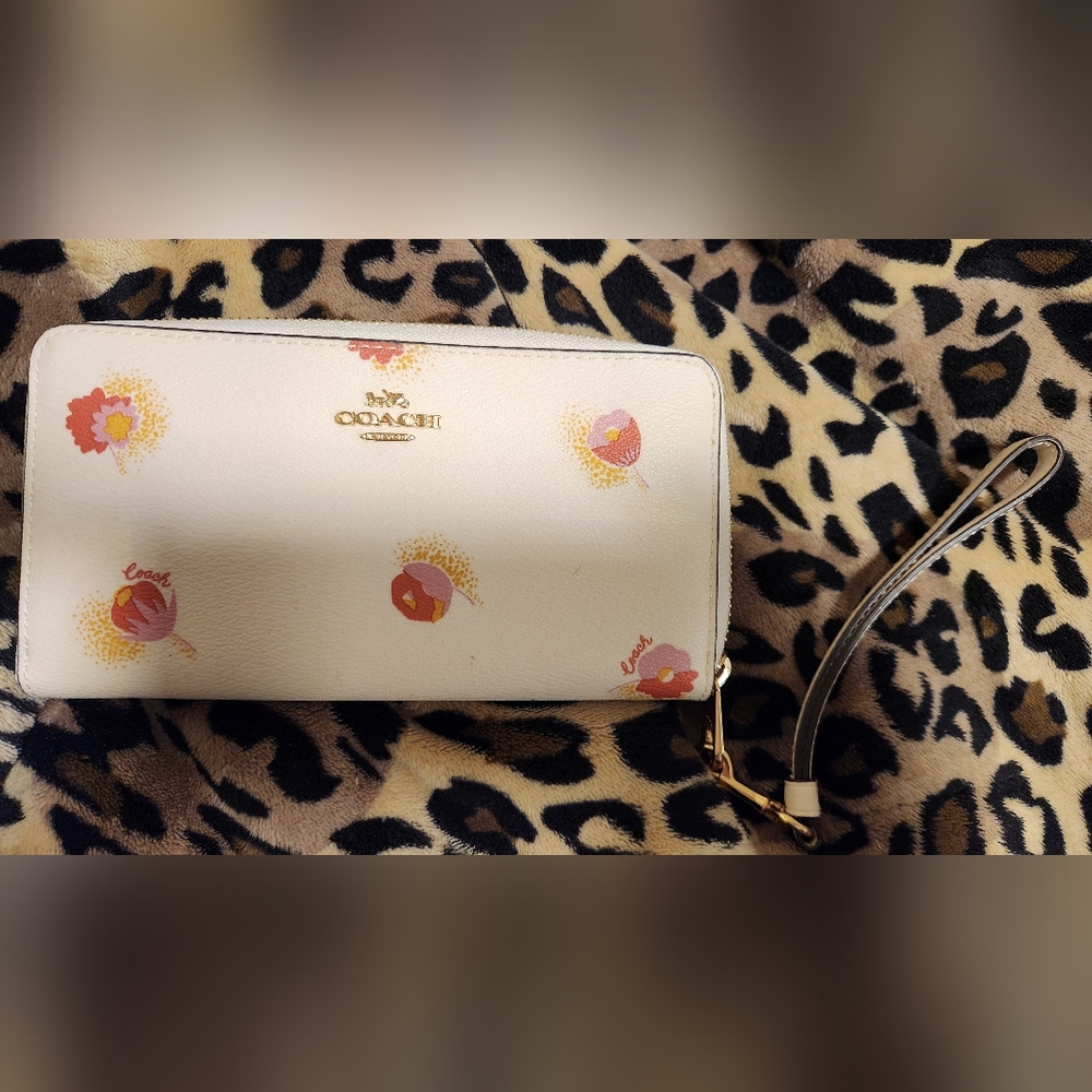 Coach Cream Floral Women's Leather Wallet  NEW NO TAG